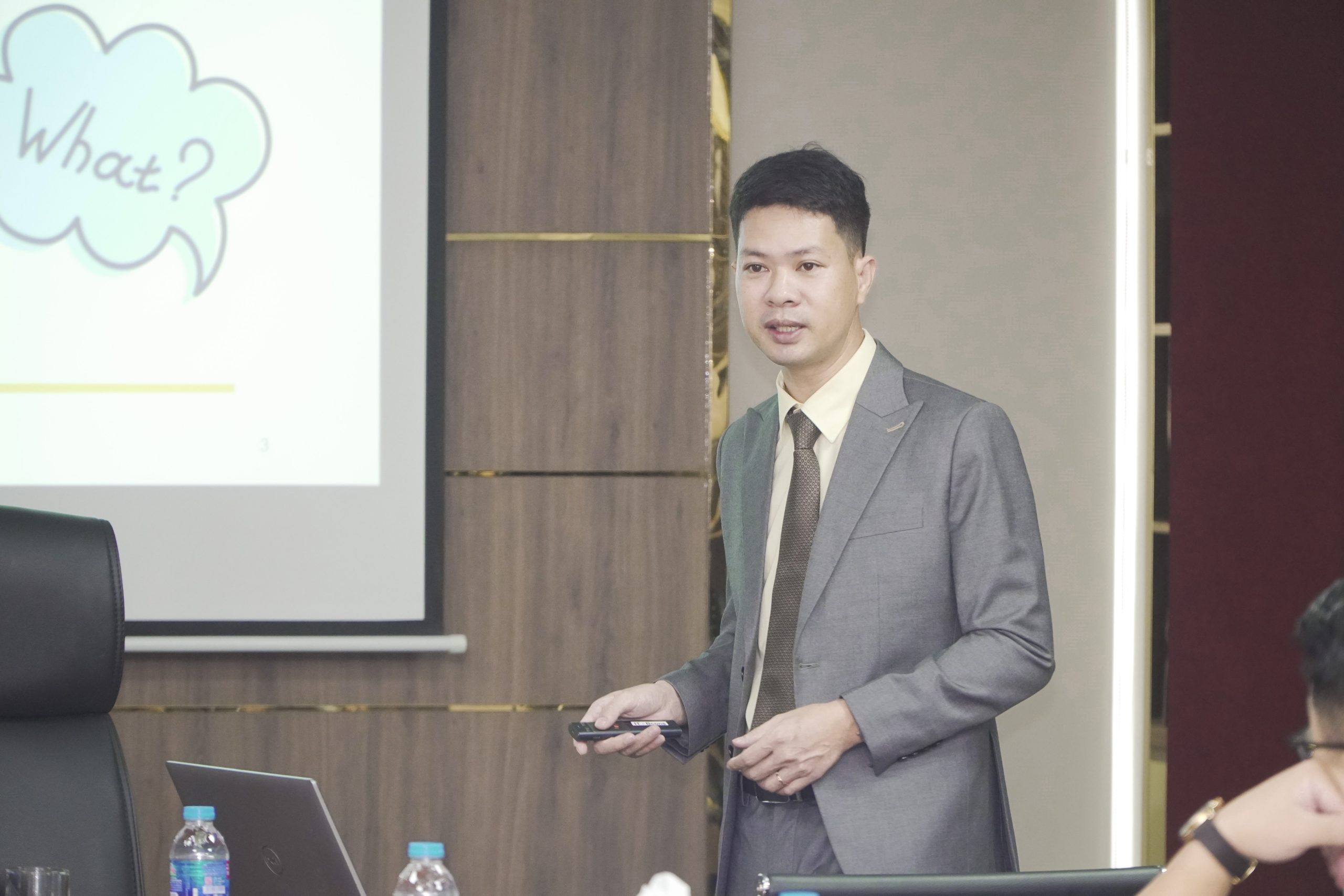 Ông Nguyễn Văn ThịnhTổng Giám đốc, Bcons Logistics, Nguyên Giám đốc Khối đấu thầu Tập đoàn Bcons