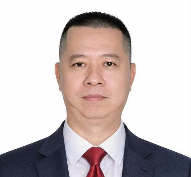 Ông Hoàng Việt Phương