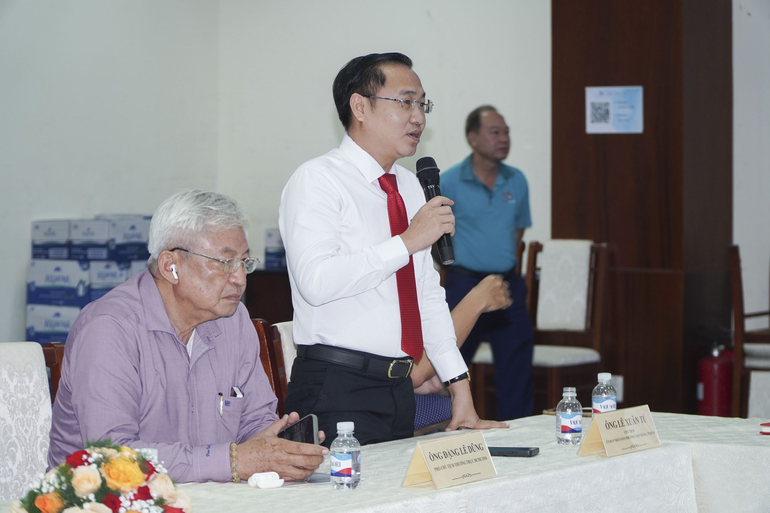 Ông Lê Xuân Tú - Chủ tịch UBND phường Tam Thắng, TP.HCM phát biểu ý kiến.